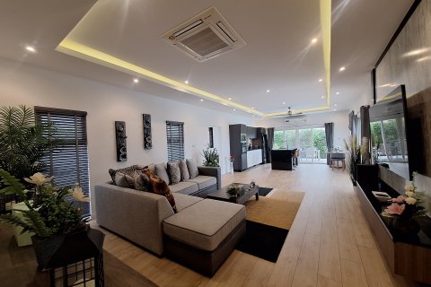 House in Hua Hin, Thailand 3 bedrooms № 163149 - photo 28