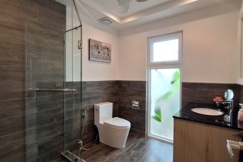 House in Hua Hin, Thailand 3 bedrooms № 163149 - photo 8