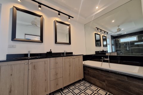 House in Hua Hin, Thailand 3 bedrooms № 163149 - photo 22