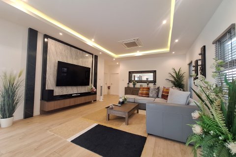House in Hua Hin, Thailand 3 bedrooms № 163149