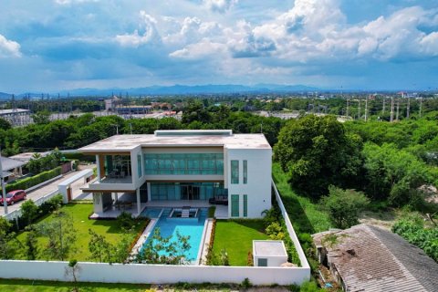 Villa in Pran Buri, Thailand 4 bedrooms № 168295 - photo 2