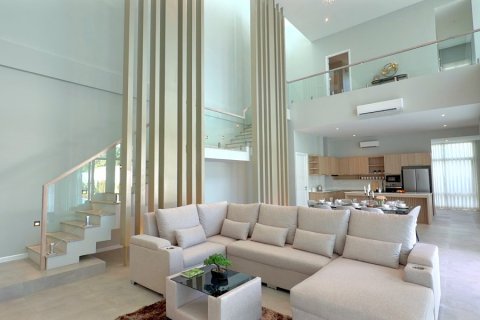 Villa in Pran Buri, Thailand 4 bedrooms № 168295 - photo 12