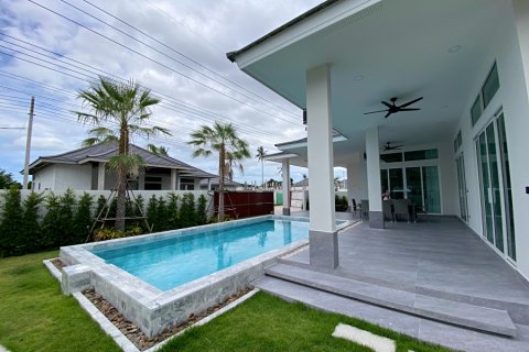 Villa in Hua Hin, Thailand 4 bedrooms № 168331 - photo 4