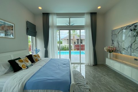 Villa in Hua Hin, Thailand 4 bedrooms № 168331 - photo 17