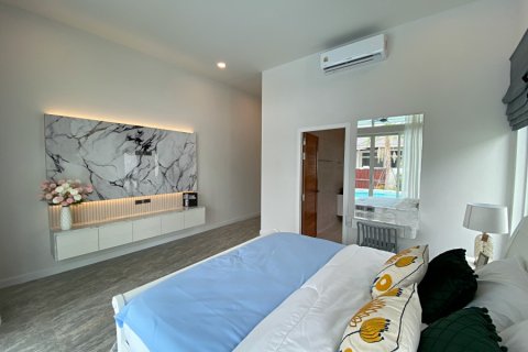 Villa in Hua Hin, Thailand 4 bedrooms № 168331 - photo 18