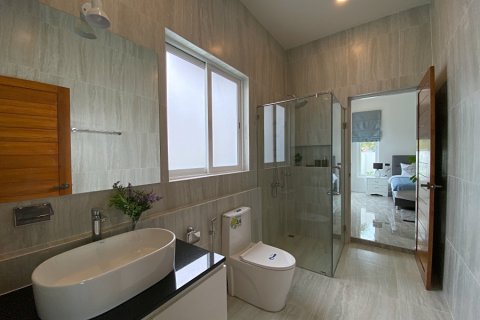 Villa in Hua Hin, Thailand 4 bedrooms № 168331 - photo 15