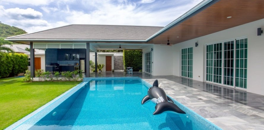 Villa in Hua Hin, Thailand 3 bedrooms № 168332