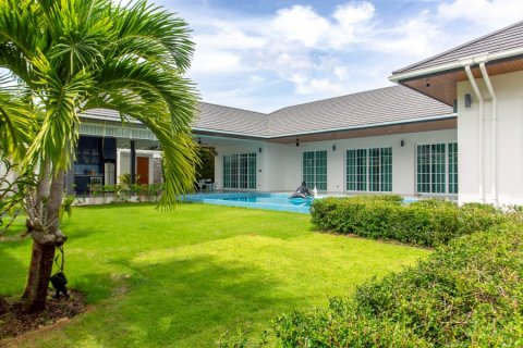 Villa in Hua Hin, Thailand 3 bedrooms № 168332 - photo 5