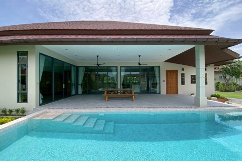 Villa in Hua Hin, Thailand 3 bedrooms № 168330 - photo 3
