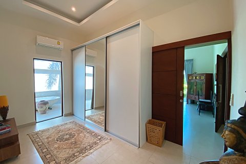 Villa in Pran Buri, Thailand 5 bedrooms № 168297 - photo 30