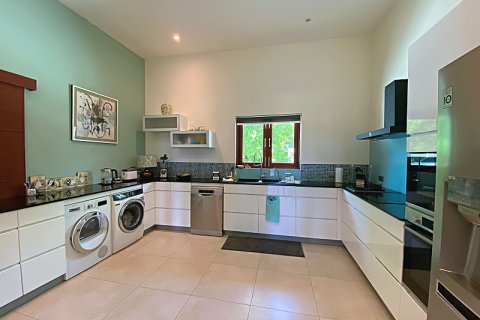 Villa in Pran Buri, Thailand 5 bedrooms № 168297 - photo 15