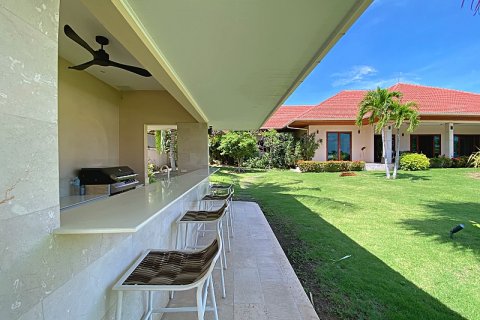 Villa in Pran Buri, Thailand 5 bedrooms № 168297 - photo 7