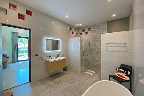 Villa in Pran Buri, Thailand 5 bedrooms № 168297 - photo 25