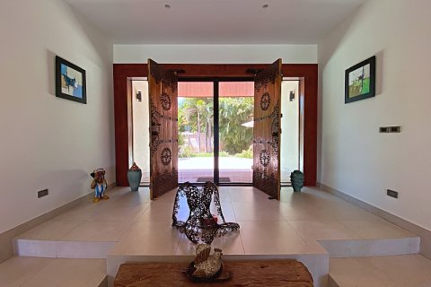 Villa in Pran Buri, Thailand 5 bedrooms № 168297 - photo 12