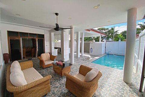 Villa in Hua Hin, Thailand 3 bedrooms № 168296 - photo 7