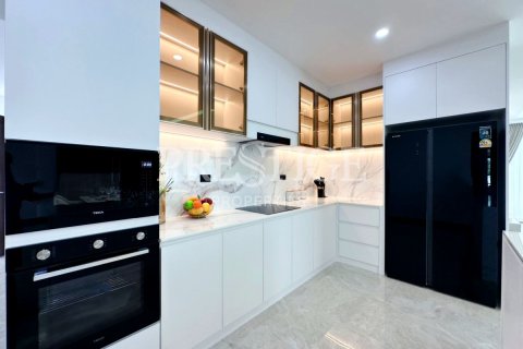 House in Pattaya, Thailand 5 bedrooms № 233225 - photo 10