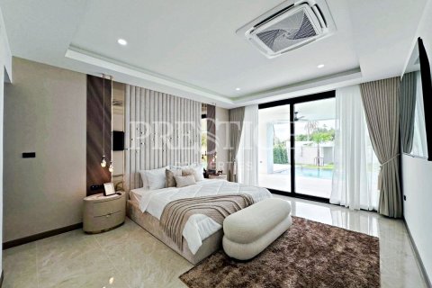 House in Pattaya, Thailand 5 bedrooms № 233225 - photo 12