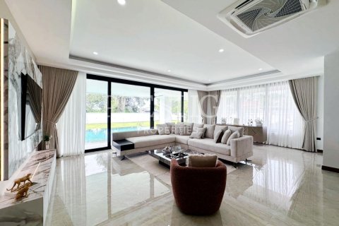 House in Pattaya, Thailand 5 bedrooms № 233225 - photo 5