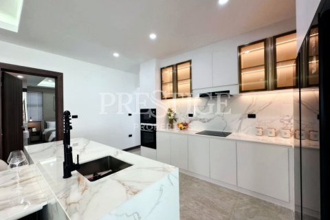 House in Pattaya, Thailand 5 bedrooms № 233225 - photo 9