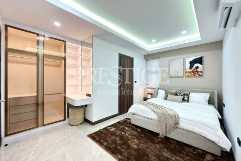 House in Pattaya, Thailand 5 bedrooms № 233225 - photo 20