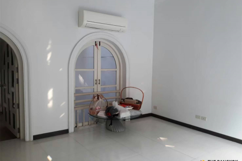 Reihenhaus in Bangkok, Thailand 4 Schlafzimmer № 233223 - Foto 5