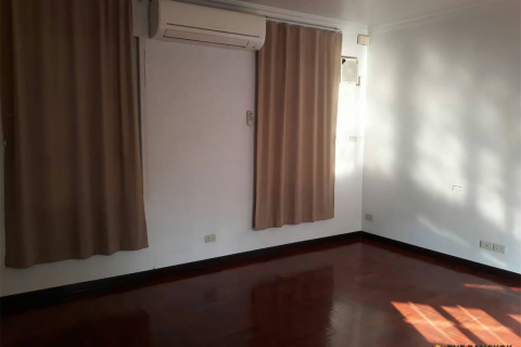Reihenhaus in Bangkok, Thailand 4 Schlafzimmer № 233223 - Foto 3