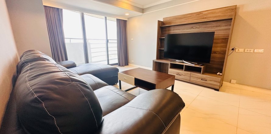 Кондоминиум с 3 спальнями в Суан Луанге, Бангкок, Таиланд № 147918