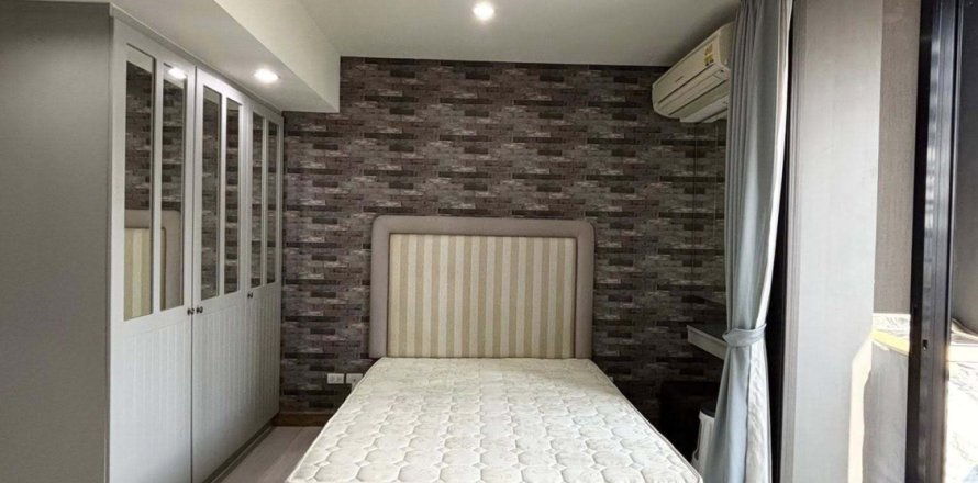 Studio in the Condo in Phaya Thai, Bangkok, Thailand  № 147922