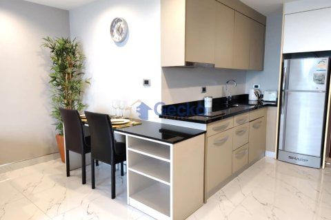 Condo in Pattaya, Thailand, 1 bedroom № 197369 - photo 2