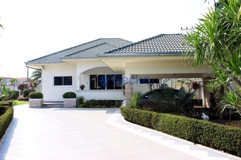 House in Pattaya, Thailand 2 bedrooms № 197370