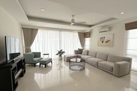 Villa in Phuket, Thailand 5 bedrooms № 170761