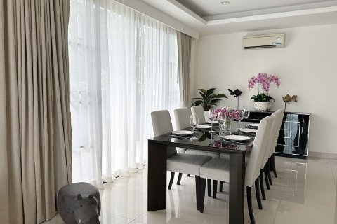 Villa in Phuket, Thailand 5 bedrooms № 170761 - photo 4
