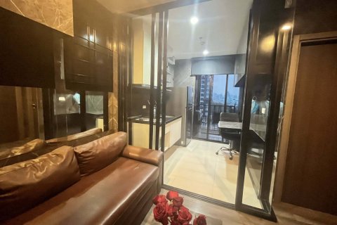 Studio in the Condo in Watthana, Bangkok, Thailand № 170759