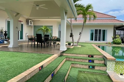 Вилла в Паттайе, Таиланд с 4 спальнями  № 147754 - фото 2