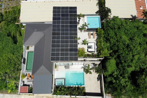 Villa in Phuket, Thailand 5 bedrooms № 149151 - photo 1