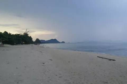 Кондоминиум с 3 спальнями в Накхонситхаммарате, Таиланд № 137847 - фото 1