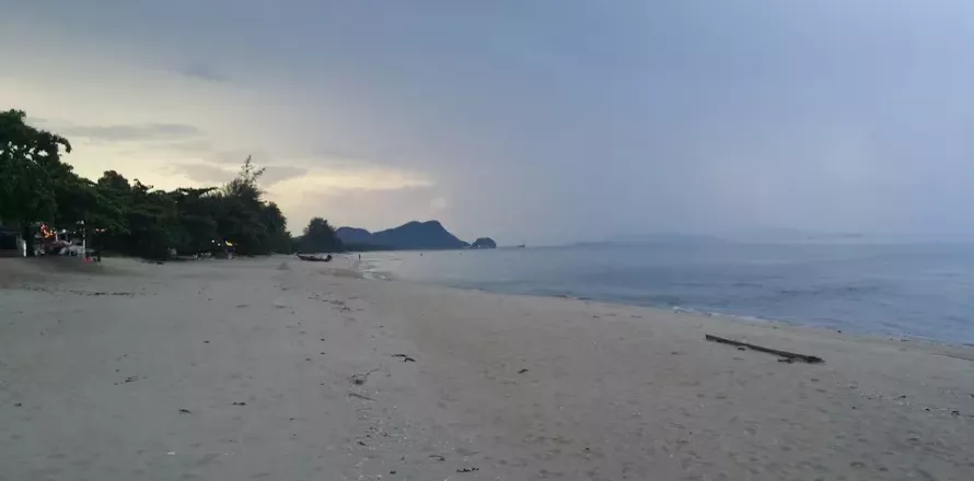 Кондоминиум с 3 спальнями в Накхонситхаммарате, Таиланд № 137847