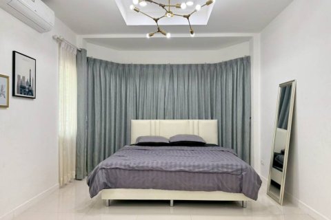 House in Pattaya, Thailand 3 bedrooms № 172738 - photo 10