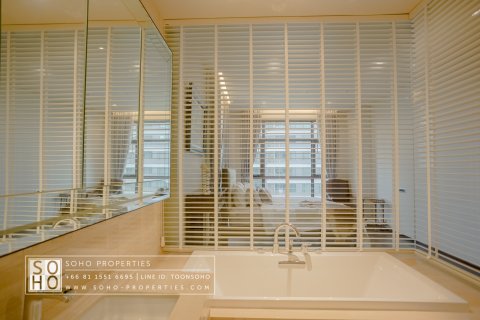Condo in Bangkok, Thailand, 2 bedrooms № 143575 - photo 7