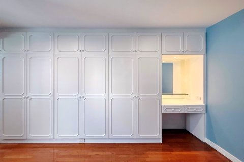 Кондоминиум с 3 спальнями в Бангкоке, Таиланд № 162744 - фото 19