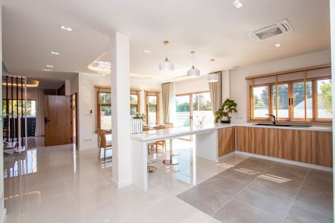 House in Chiang Mai, Thailand 3 bedrooms № 162747 - photo 30