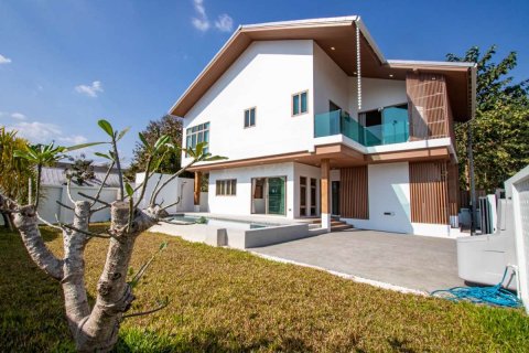 House in Chiang Mai, Thailand 3 bedrooms № 162747 - photo 25