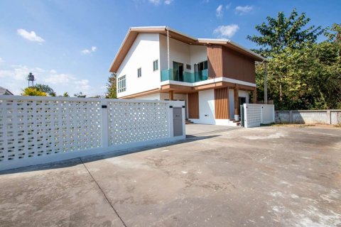 House in Chiang Mai, Thailand 3 bedrooms № 162747 - photo 24