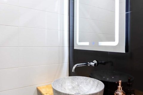 Condo in Bangkok, Thailand, 2 bedrooms  № 157511 - photo 24