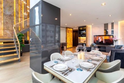 Condo in Bangkok, Thailand, 2 bedrooms  № 157511 - photo 30
