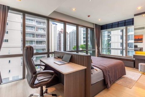 Condo in Bangkok, Thailand, 2 bedrooms  № 157511 - photo 22