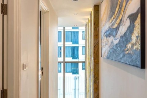 Condo in Bangkok, Thailand, 2 bedrooms  № 157511 - photo 4