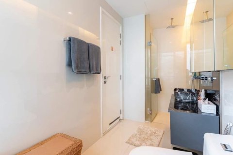 Condo in Bangkok, Thailand, 2 bedrooms  № 157511 - photo 15