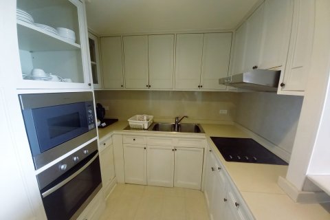 Condo in Bangkok, Thailand, 3 bedrooms  № 157510 - photo 15