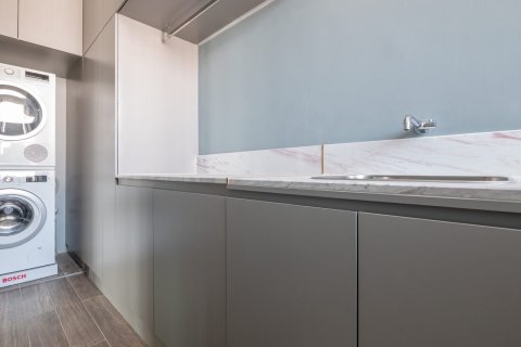 Condo in Bangkok, Thailand, 2 bedrooms  № 157507 - photo 9